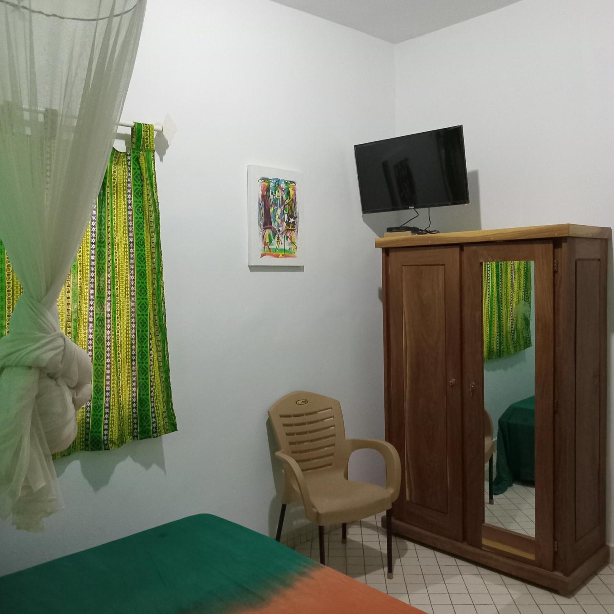 Keur Diam - Maison De La Paix Saly Portudal Luaran gambar